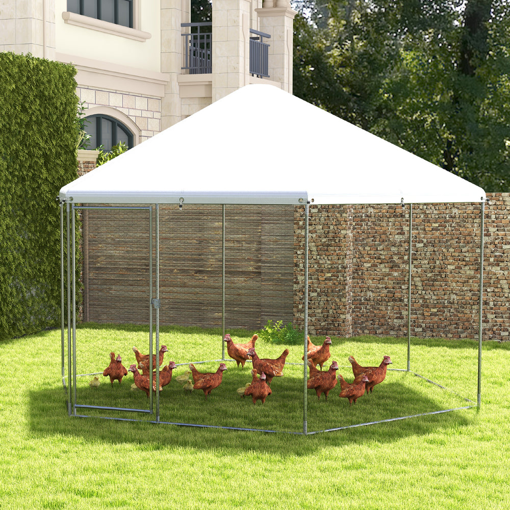 Large hexagonal chicken coop with wire mesh and lockable door, made of durable galvanized steel, for up to 30 chickens.