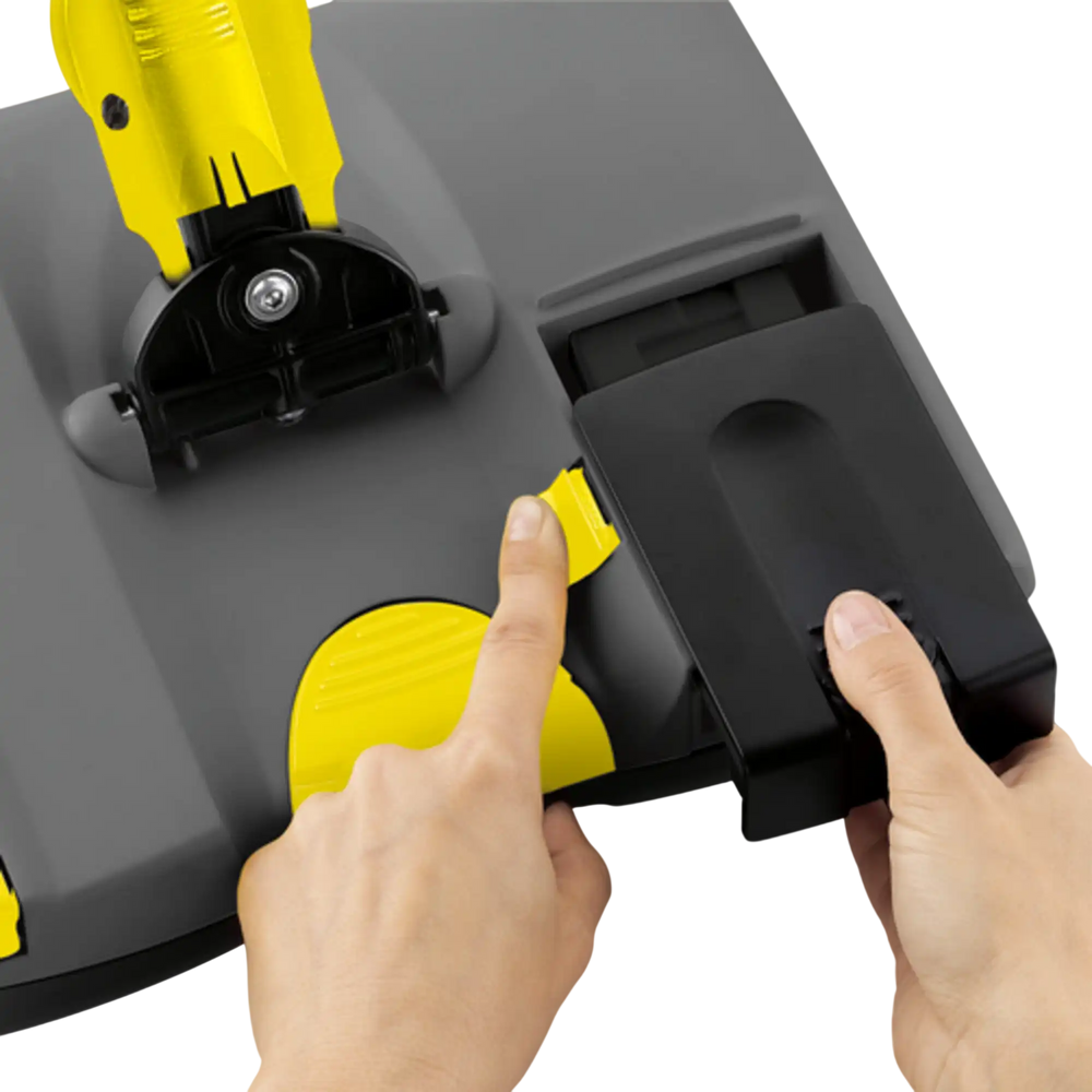 Compact sweeper EB 30/1: Easy battery replacement