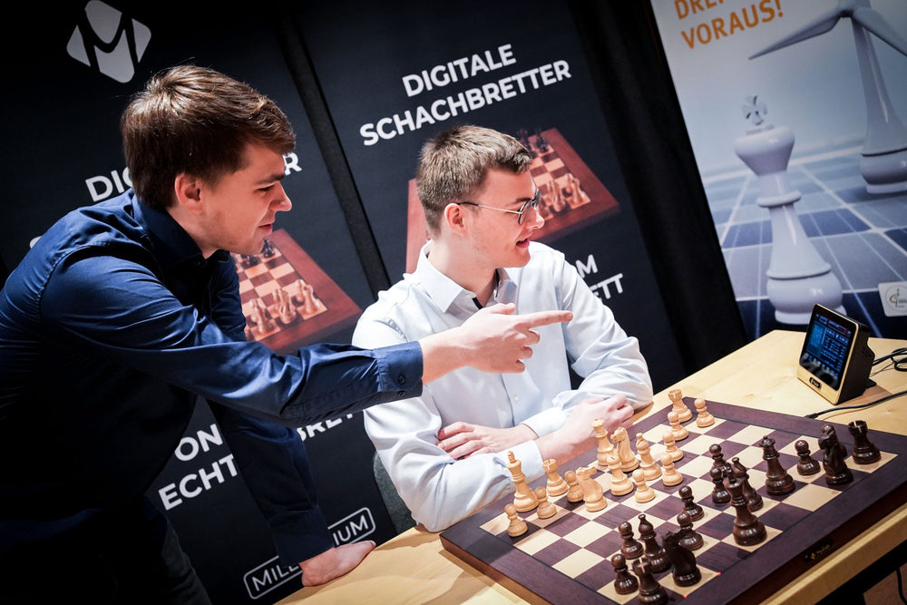 Millennium M924 Mephisto Phoenix T Chess Computer with 21.7" Chessboard New