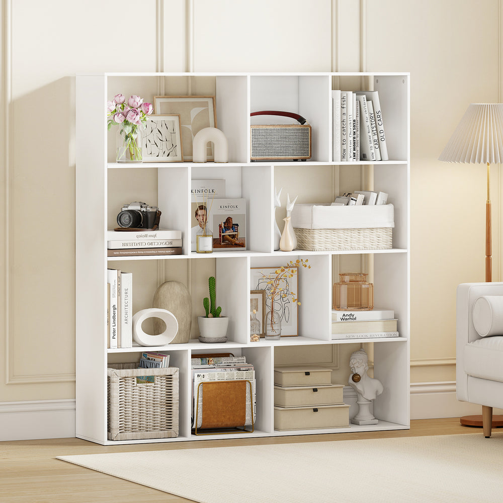 Open shelf bookcase in white with 12 storage compartments, ideal for organizing books and decorations in modern spaces.