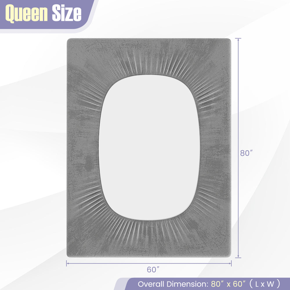 Queen size velvet mattress protector with square jacquard design and non-slip bottom for optimal comfort and stability.