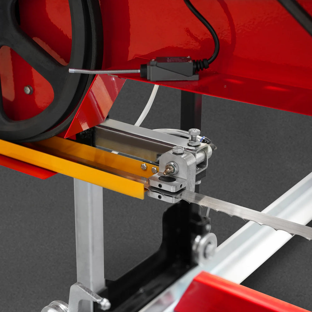 22" Portable Sawmill,  274cc 8.1HP Gasoline Engine,  18" Board Width,  13' Track Length ,  SM-22