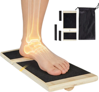 VEVOR Balance Board, Wobble Board Trainer for Adults Foot & Ankle Strengthening, Non-Slip Wood Premium Wooden Balance Training Equipment, Compact with Storage Bag, Ideal for Physical Therapy Exercises