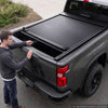VEVOR Retractable Tonneau Cover 6.9FT Hard Truck Bed Cover Manual Retract, Compatible with 2020-2026 Chevy/GMC Silverado/Sierra 2500/3500HD 6.9FT Bed (82.2"), Waterproof Aluminum, Lock Key for Trips