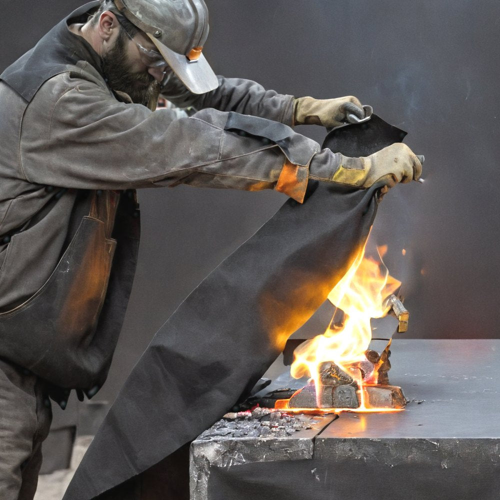 VEVOR Carbon Felt Welding Blanket, 27" x 12" Flame Retardant Welding Blankets, Up To 1800°F Heat Resistant Blanket Set, Cuttable Carbon Fiber Fire Retardant Insulation Welding Mat Pad, 1 Pack