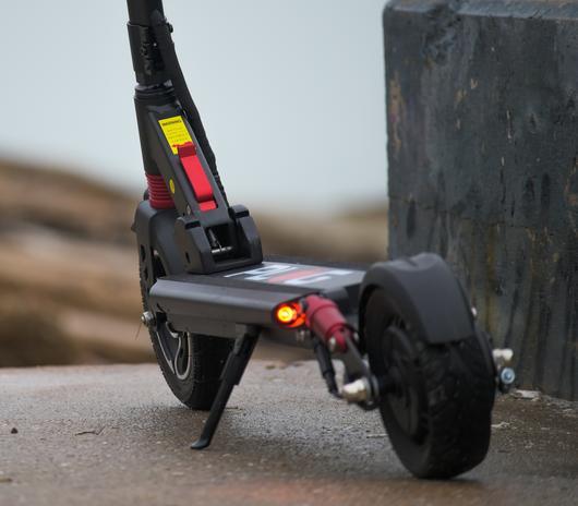 Plug City S801 Up to 25 Mile Range 22 MPH 8.5" Tires Electric Scooter Black New